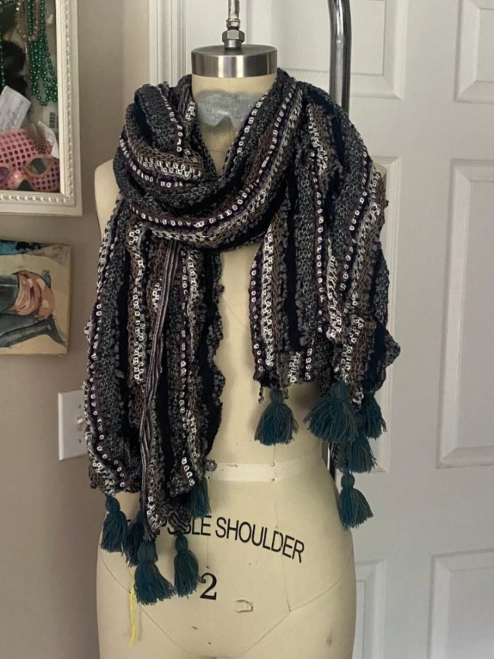 BCBG Generation Soft knit Tassel Trim bohemian Scarf Shawl neck wrap B132